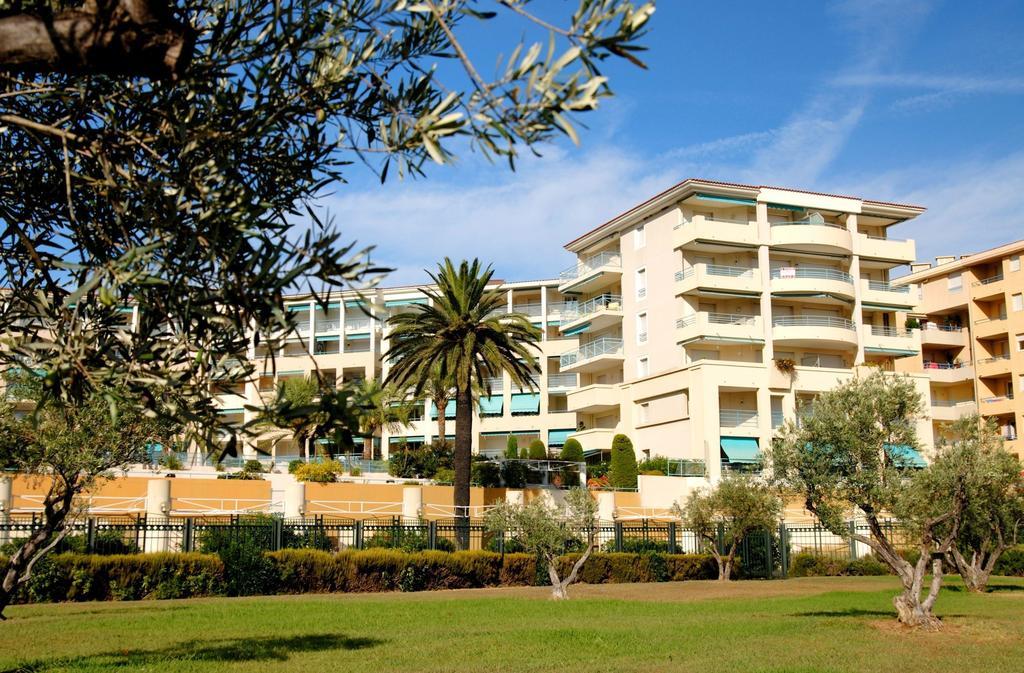 Residence Odalys Les Pins Bleus Juan-les-Pins Luaran gambar